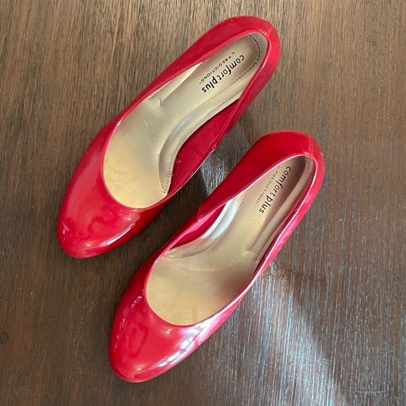 👠Comfort Plus by Predictions Red Karmen Round Toe Pumps - Size 9.5 👠